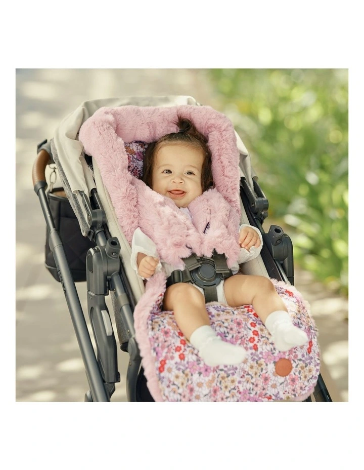 Reversible Daisy Faux Fur Pram Liner in Multi image 4
