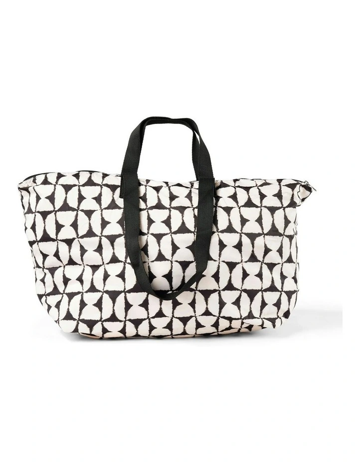 Fold-Up Tote in Hourglass image 2