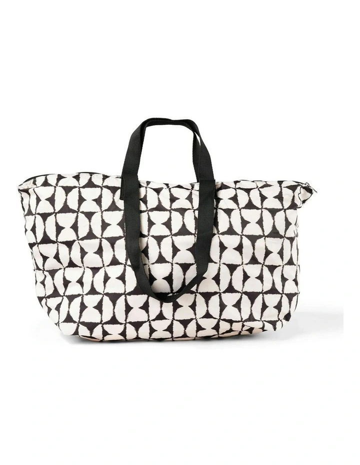 Fold-Up Tote in Hourglass image 5