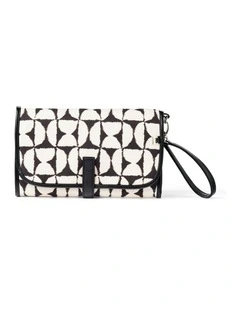 Change Mat Clutch in Hourglass