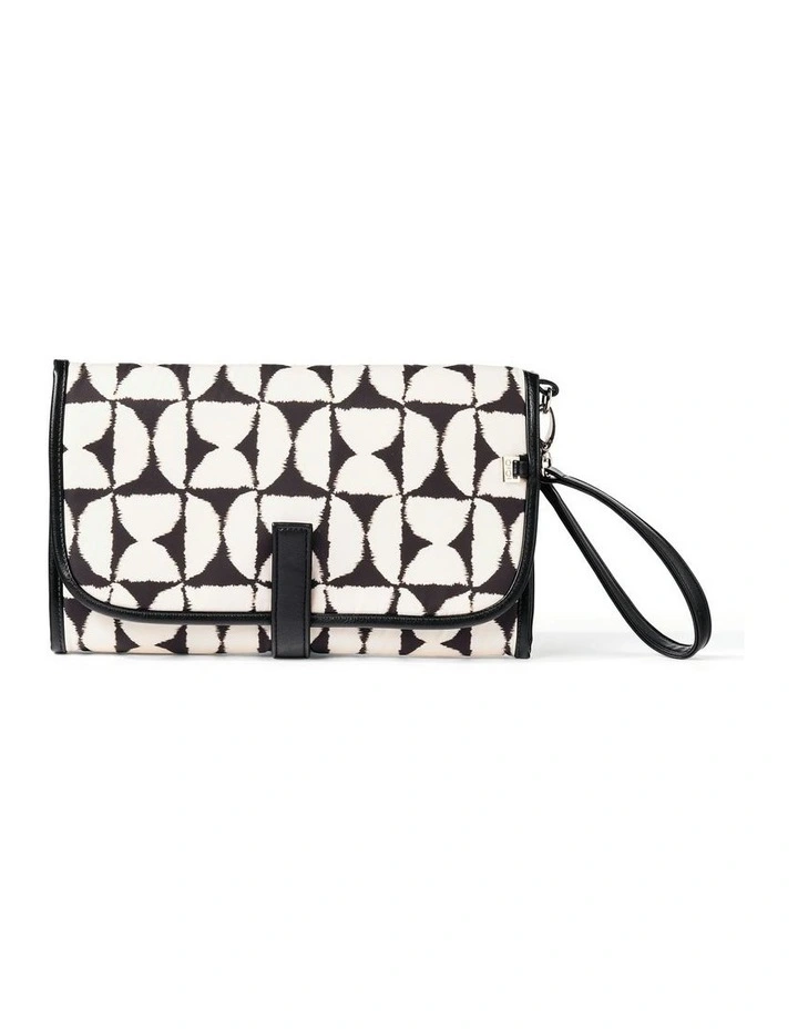 Change Mat Clutch in Hourglass image 5