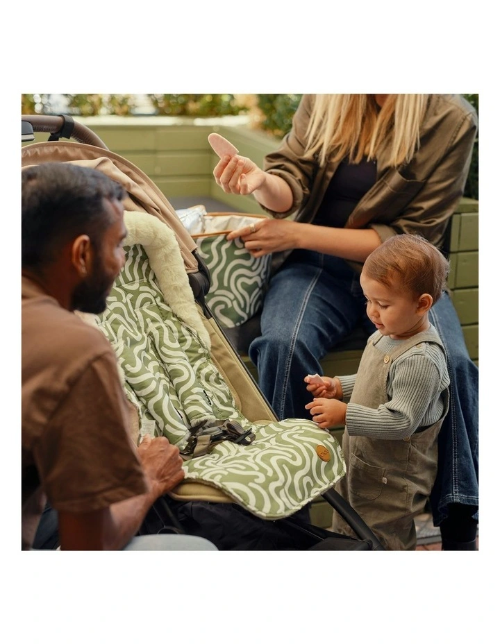 Reversible Faux Fur Pram Liner in Green Squiggle image 3
