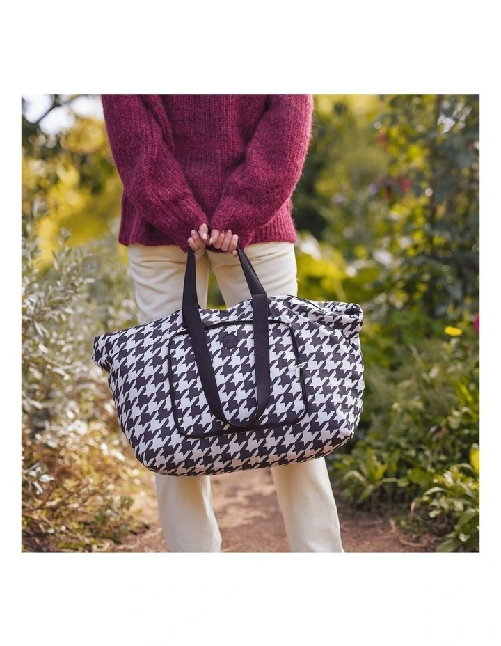 Fold-Up Tote Bag in Houndstooth image 5