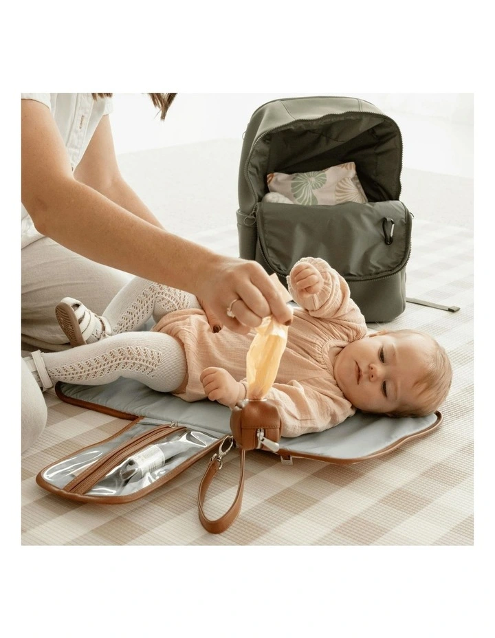 Change Mat Clutch in Seashells image 5