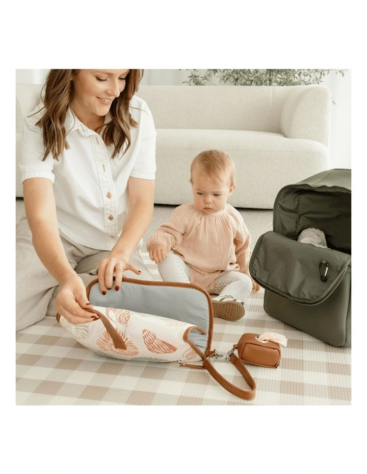 Change Mat Clutch in Seashells image 6