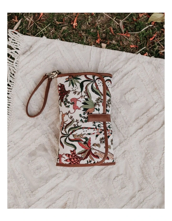 Change Mat Clutch in Jungle Cream/Tan image 3