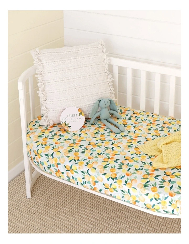 Citrus Squeeze Organic Fitted Cot Sheet in Green image 2
