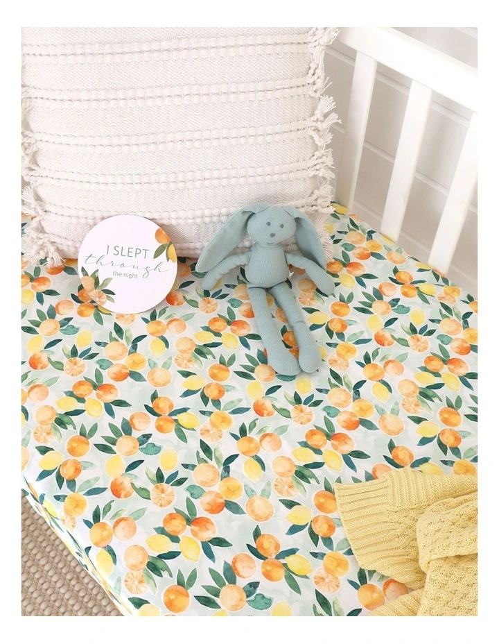 Citrus Squeeze Organic Fitted Cot Sheet in Green image 3