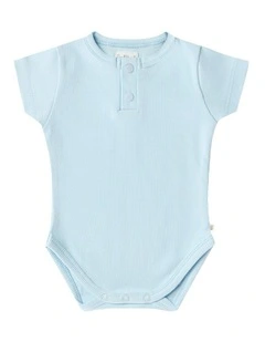 Short Sleeve Organic Bodysuit in Baby Blue