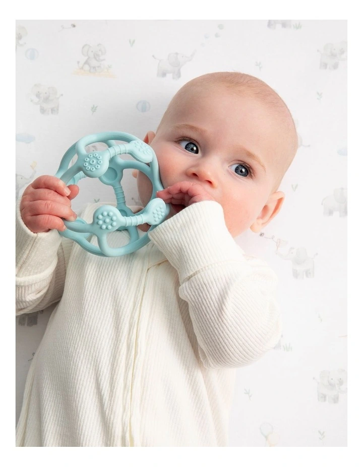 Organic Port-a-Cot Fitted Sheet Elephant Playtime image 2