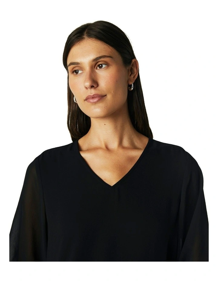 V-Neck Long Sleeve Top in Black image 4