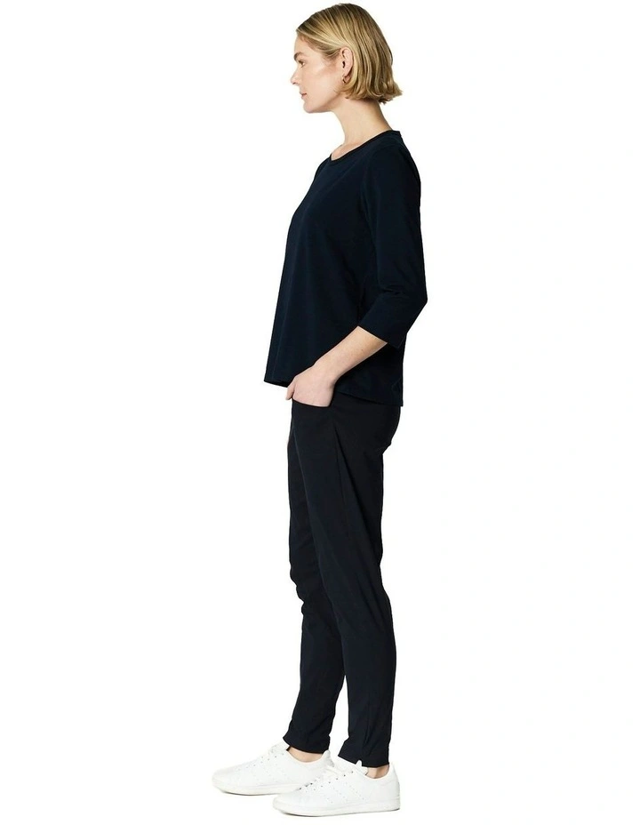 Relaxed Pant in Navy image 3