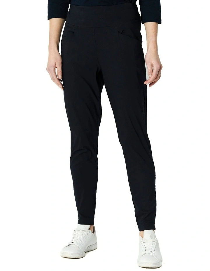 Relaxed Pant in Navy image 4