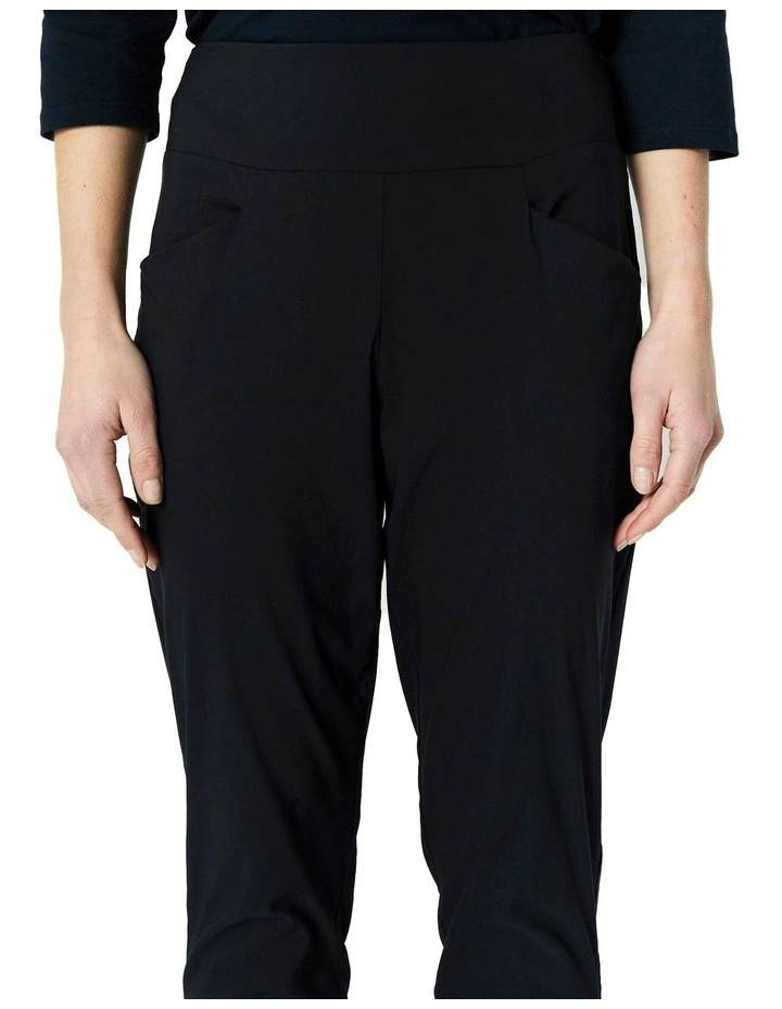 Relaxed Pant in Navy image 5
