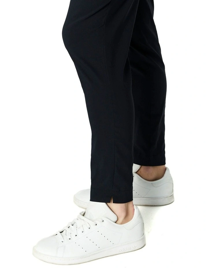 Relaxed Pant in Navy image 6