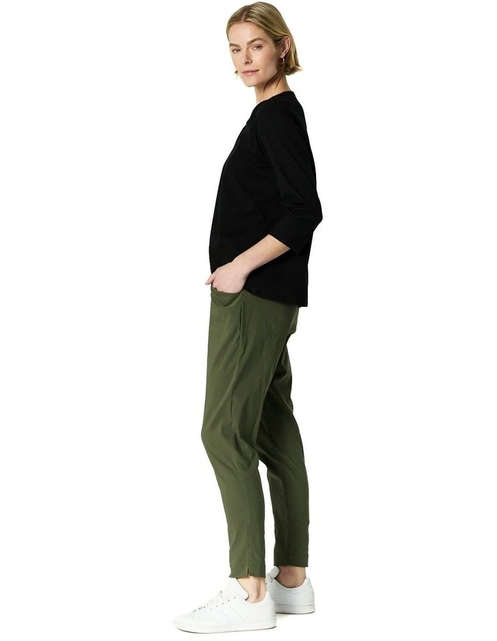 Relaxed Pant in Olive image 3