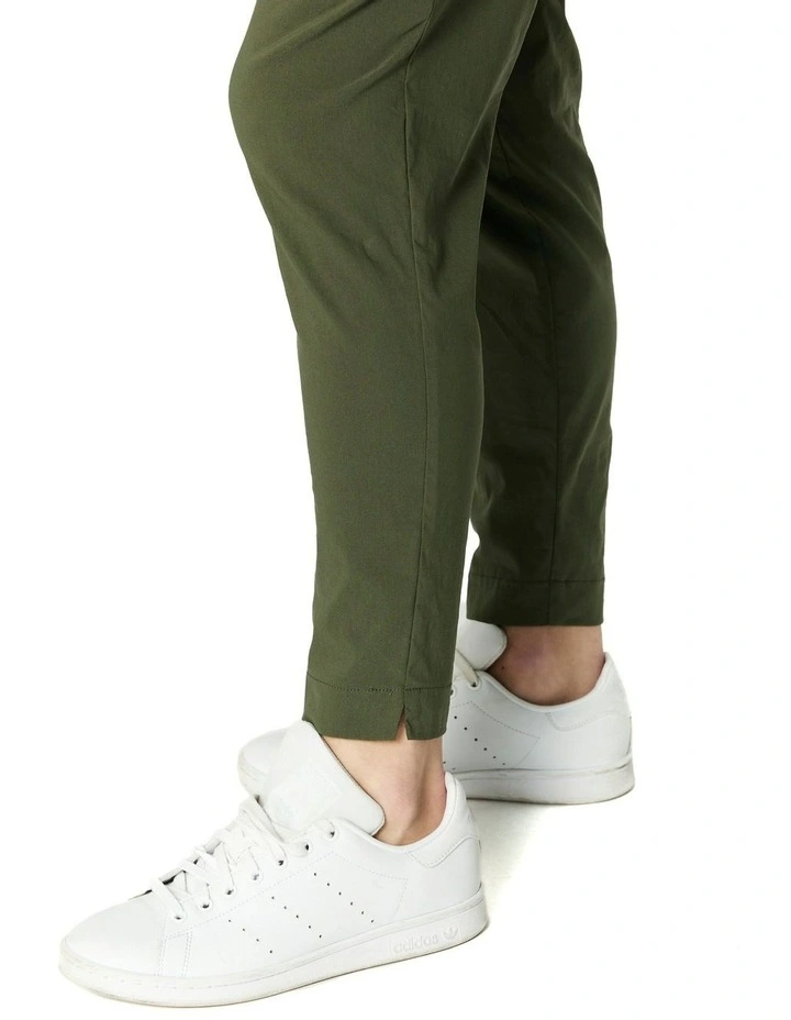 Relaxed Pant in Olive image 6