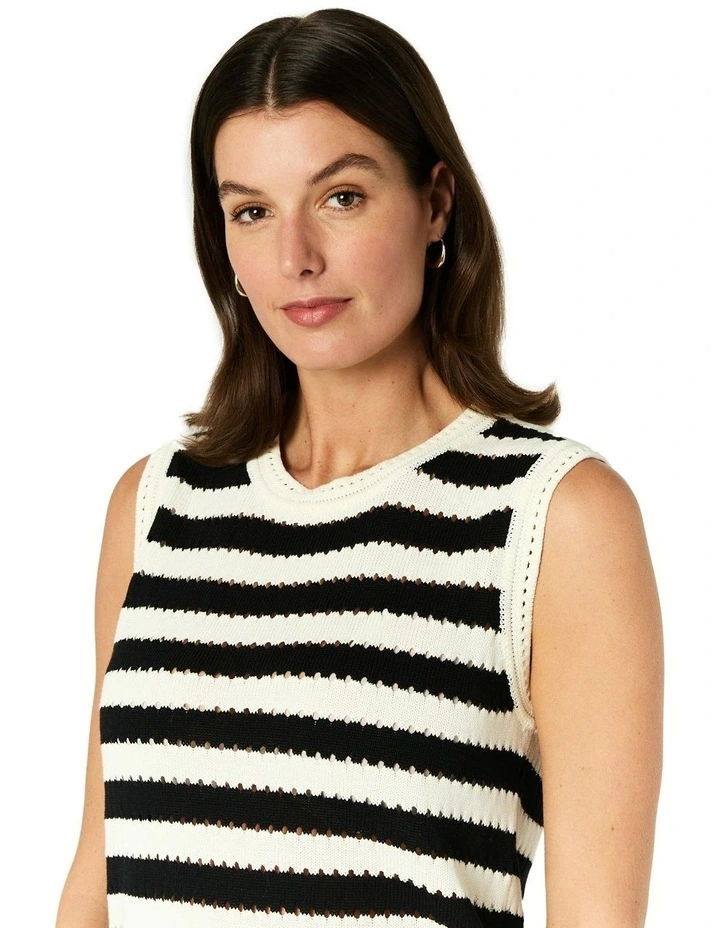 Elissa Vest in Black image 4