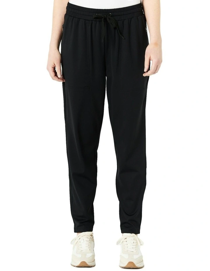 Murphy Leisure Pant in Black image 4