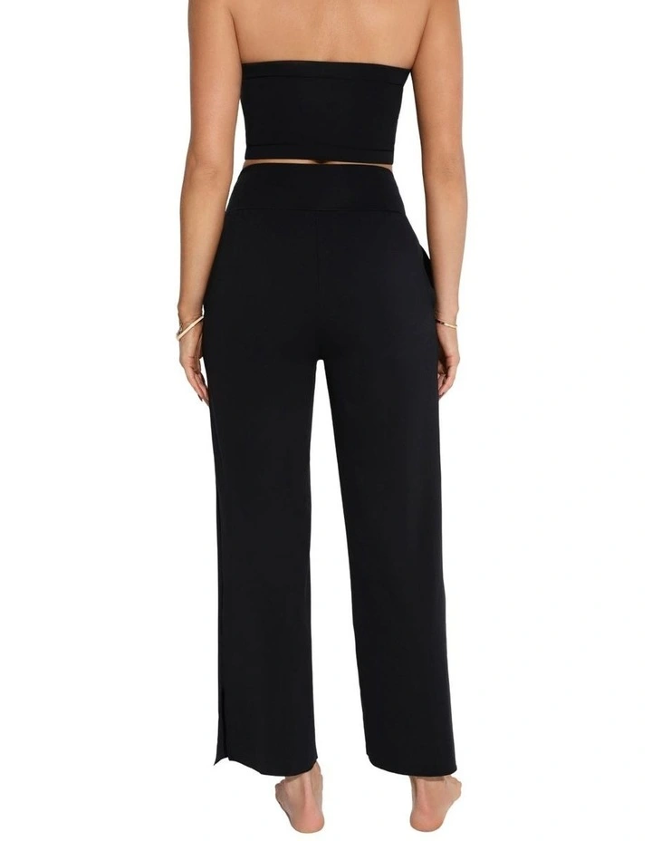 The Yoga Pants in Black image 2