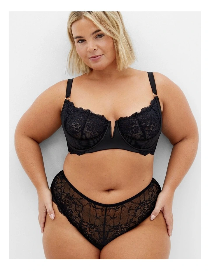 Underwire Sports Bra in Black image 1