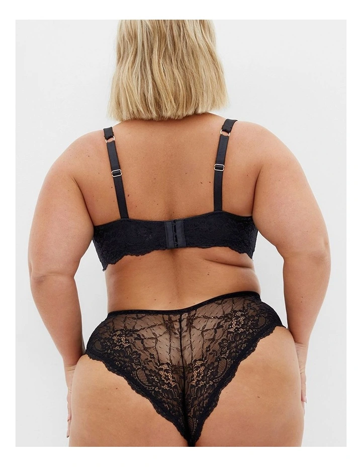 Underwire Sports Bra in Black image 2