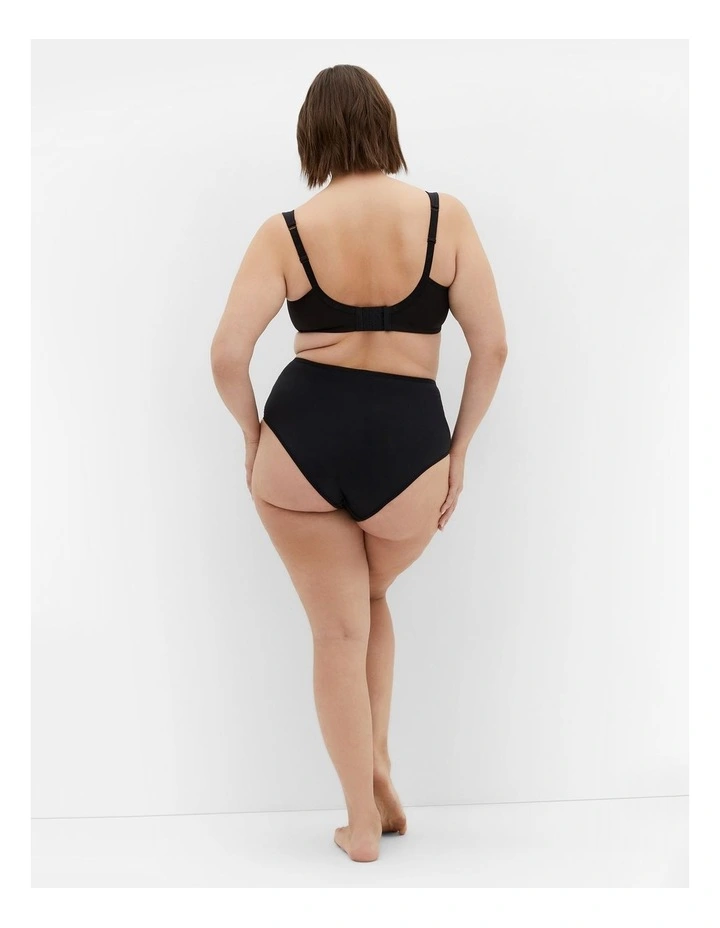 Smooth And Chic Balconette T-shirt Bra in Black image 2