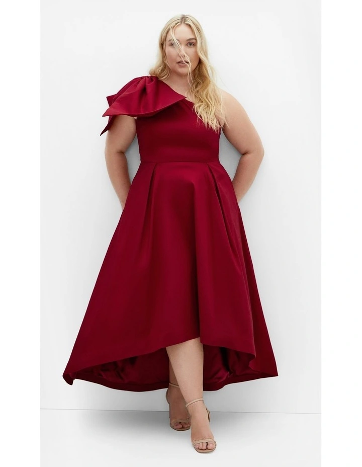 Captivate Maxi Dress in True Red image 5
