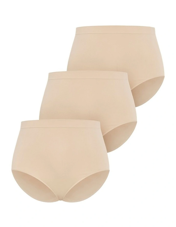 Smooth & Chic Seamless Full Brief 3 Pack in latte image 3