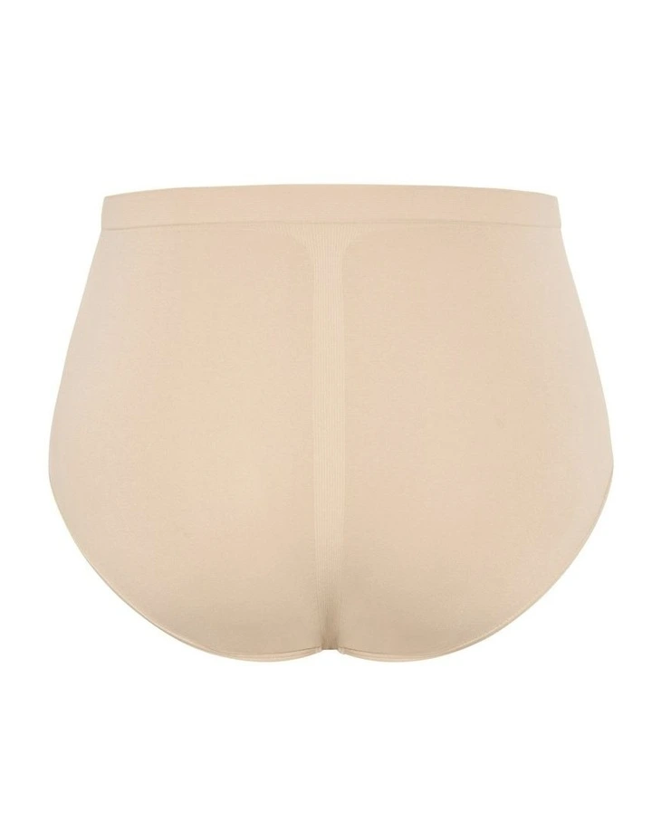 Smooth & Chic Seamless Full Brief 3 Pack in latte image 5