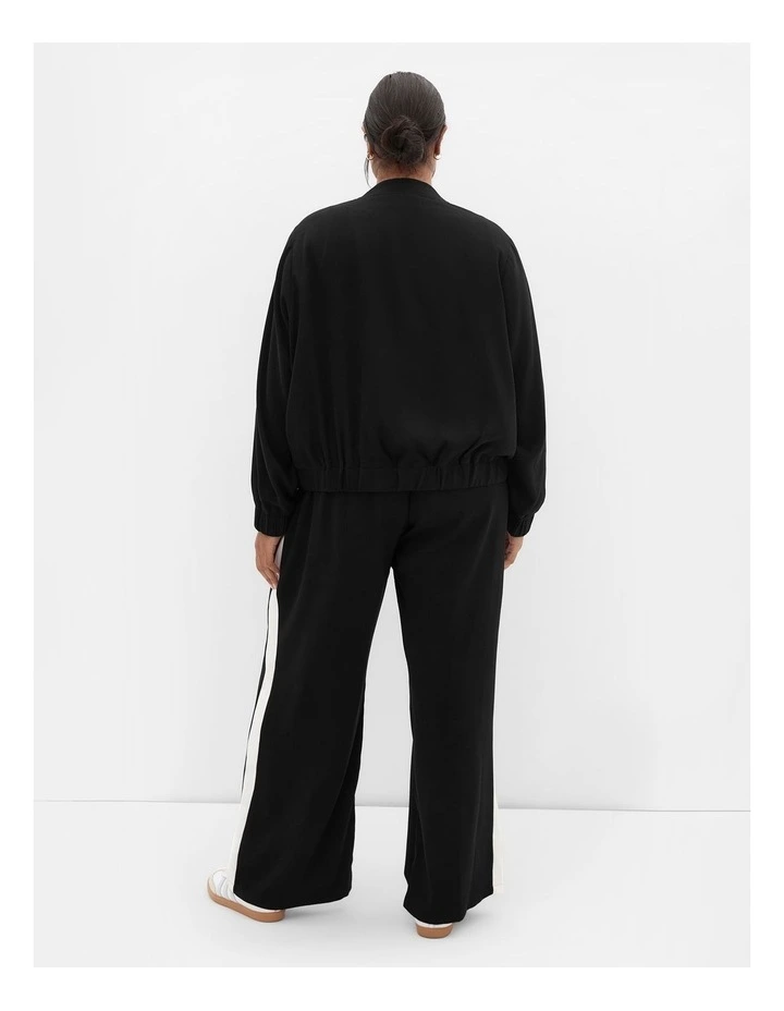 Nia Jacket in Black image 2