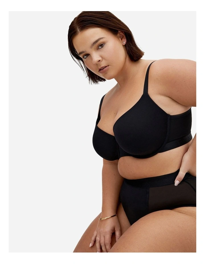 Signature T-Shirt Bra in Black image 1