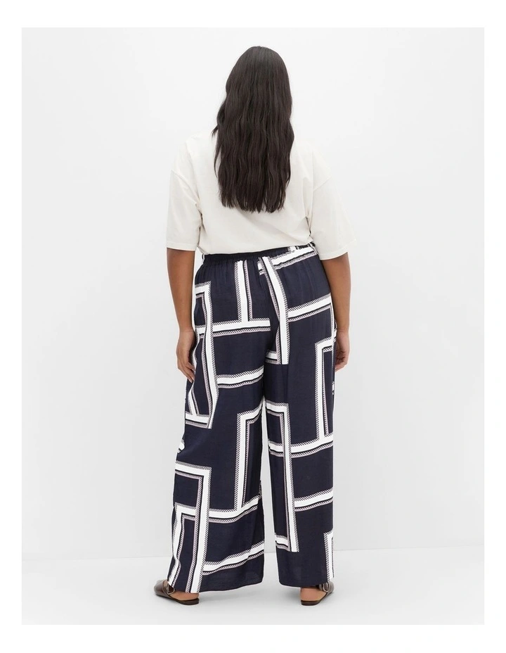 Hallie Print Wide Leg Pant in Navy image 4