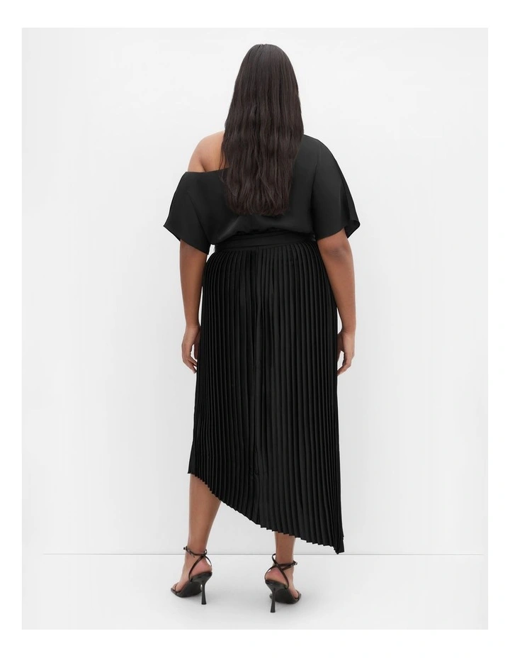 Payton Pleat Midi Dress in Black image 3