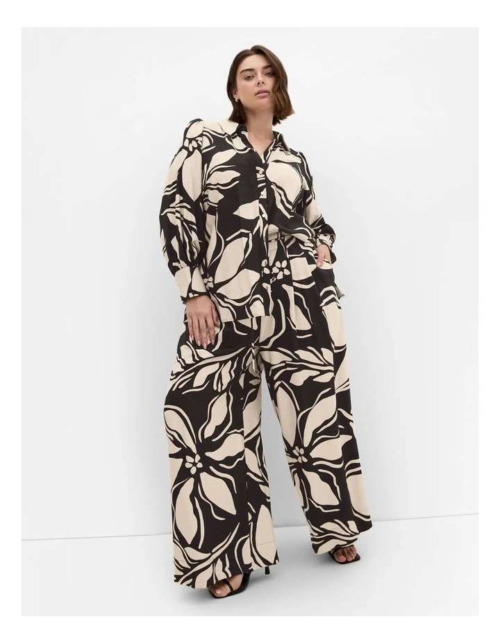 Bella Long Sleeve Print Shirt in Black image 1