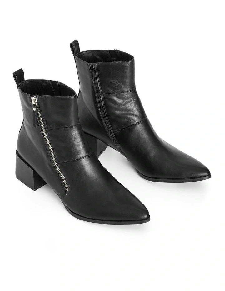 WIDE FIT Yasmin Ankle Boot in Black image 7