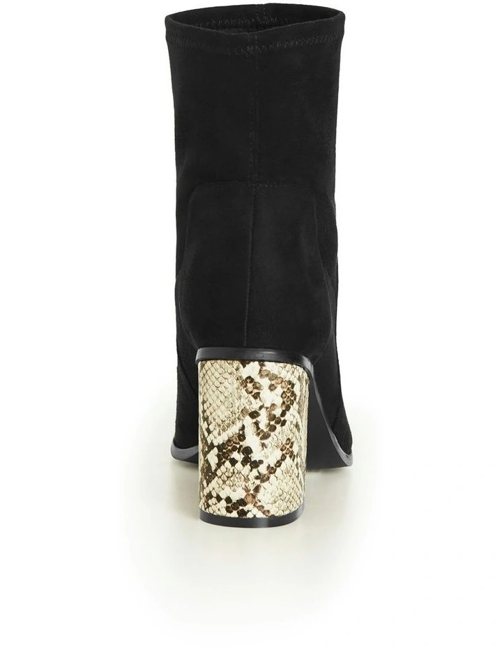 WIDE FIT Kendra Ankle Boot in Black image 3