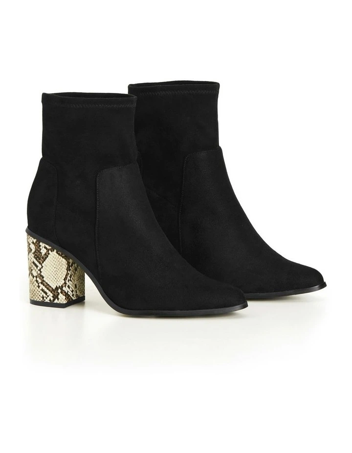 WIDE FIT Kendra Ankle Boot in Black image 6