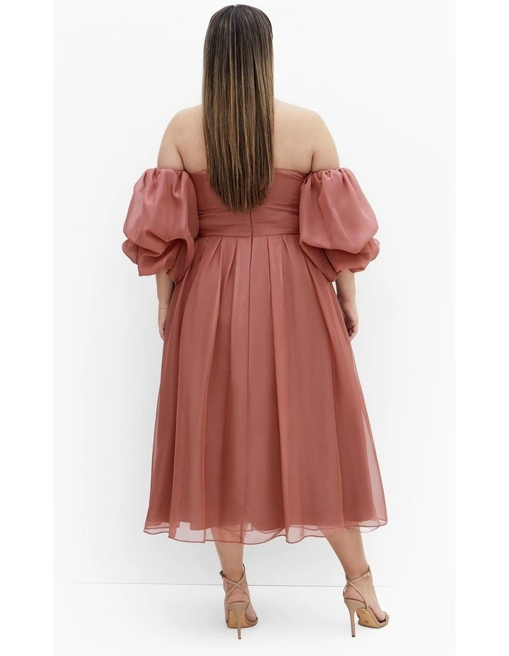 Taliyah Off Shoulder Dress in Rose Quartz image 2