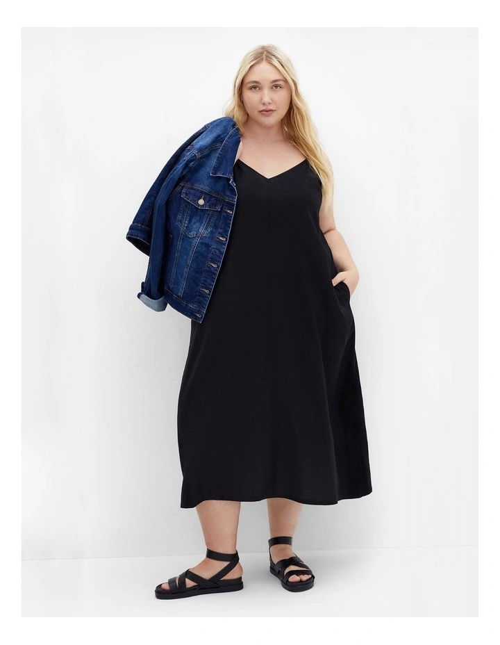 Jayda V Neck Maxi Dress in Black image 3
