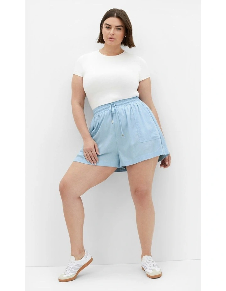 Lyana Short in Sky image 2