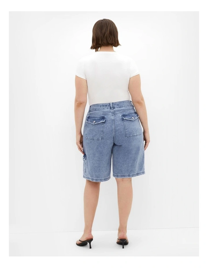 Aida Cargo Shorts in Mid Denim image 2