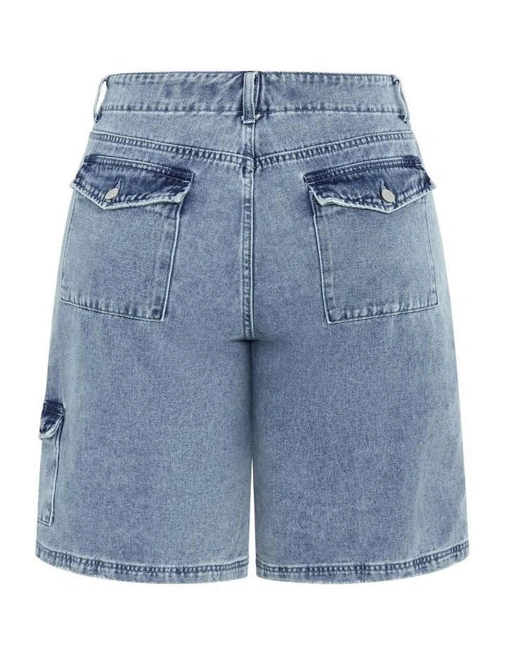 Aida Cargo Shorts in Mid Denim image 5