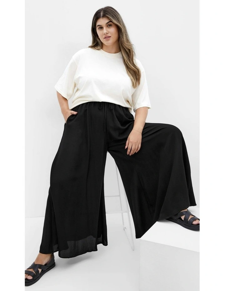 Elly Pant in Black image 7