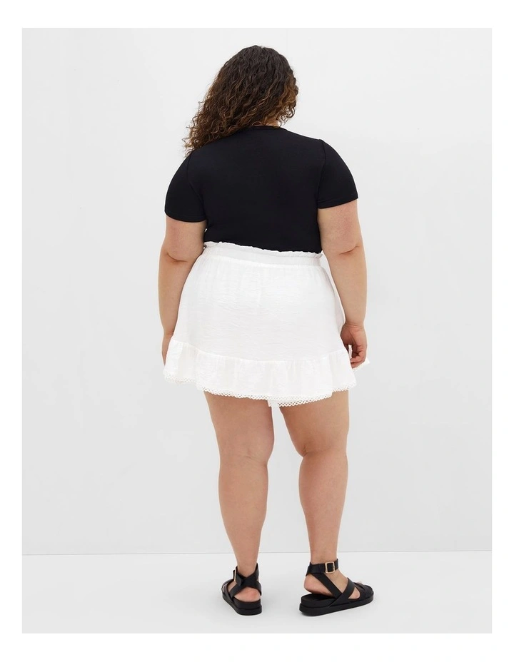 Sierra Short in Ivory image 2