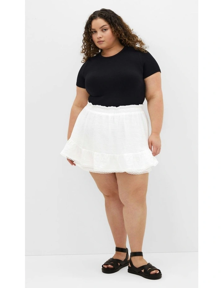 Sierra Short in Ivory image 6