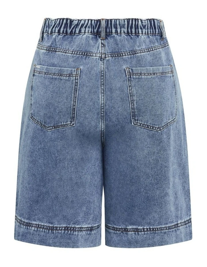 Hayley Bermuda Shorts in Light Wash image 5