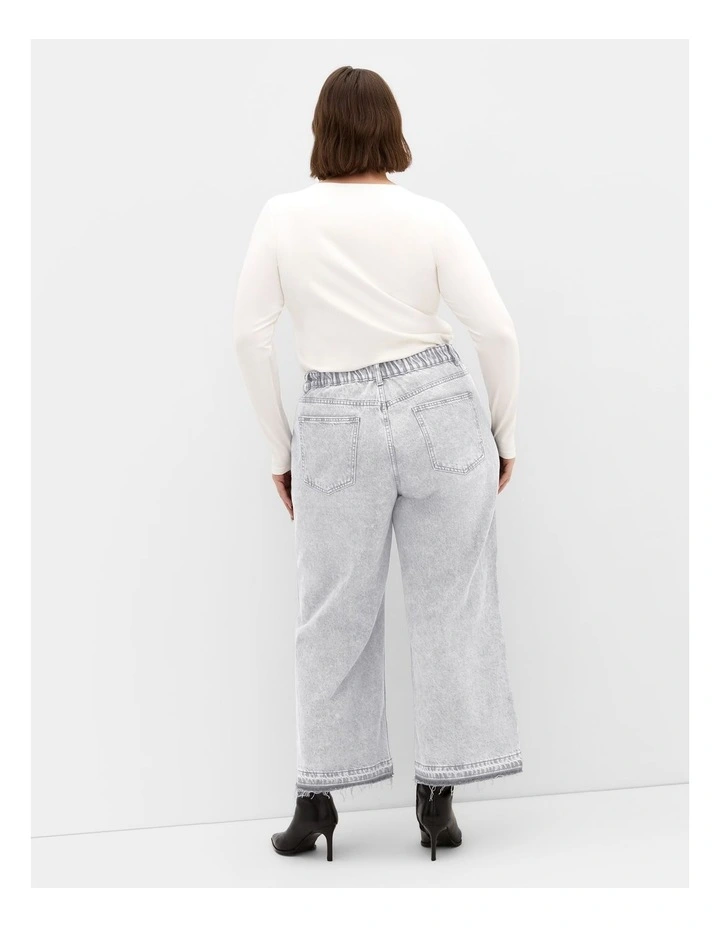 Harley Fit Cropped Wideleg Jean in Grey Wash image 2