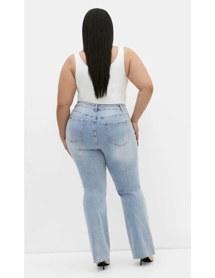 Harley Fit Marli Bootleg Jeans in Light Wash image 4