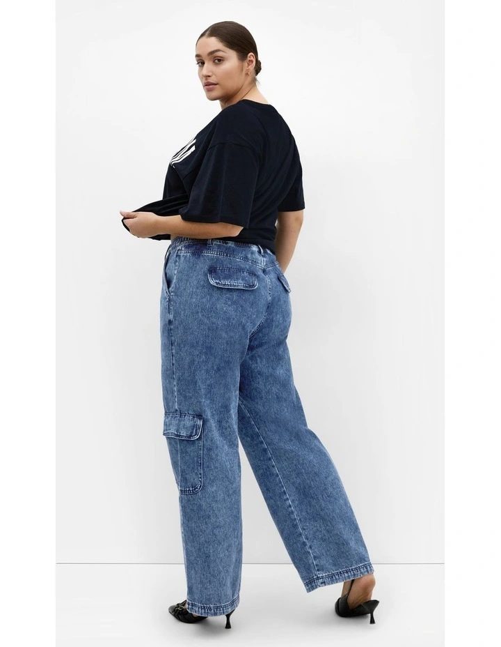 Harley Fit Cargo Detail Jeans in Mid Denim image 2